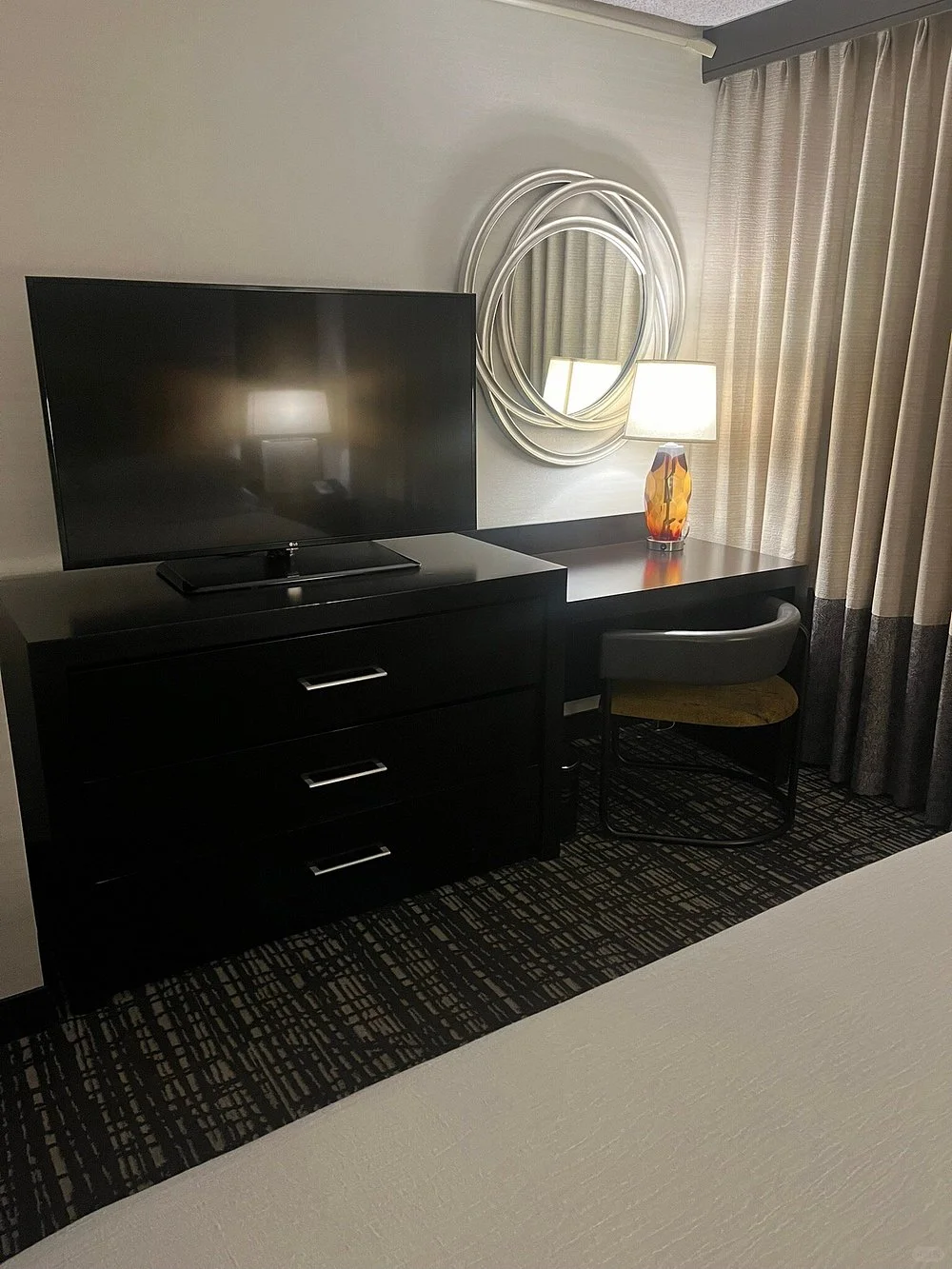 步行到Vegas会展中心!看大球首选平价酒店！