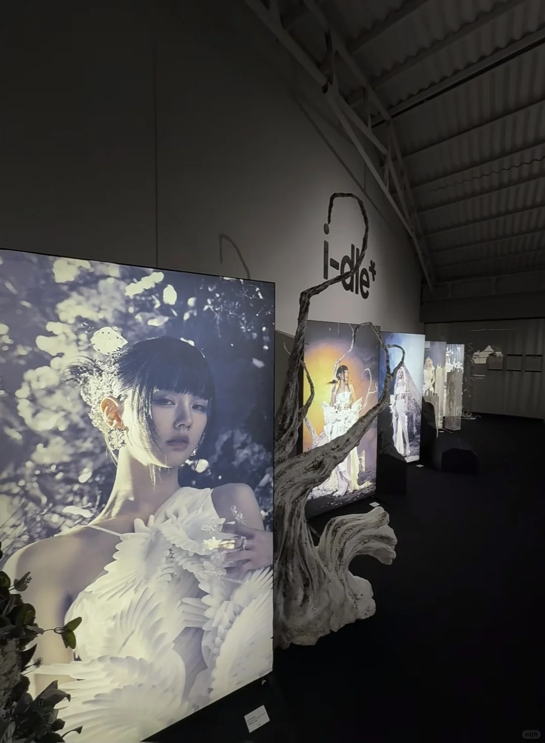 在i-dle七周年展览会上 送别大G ??