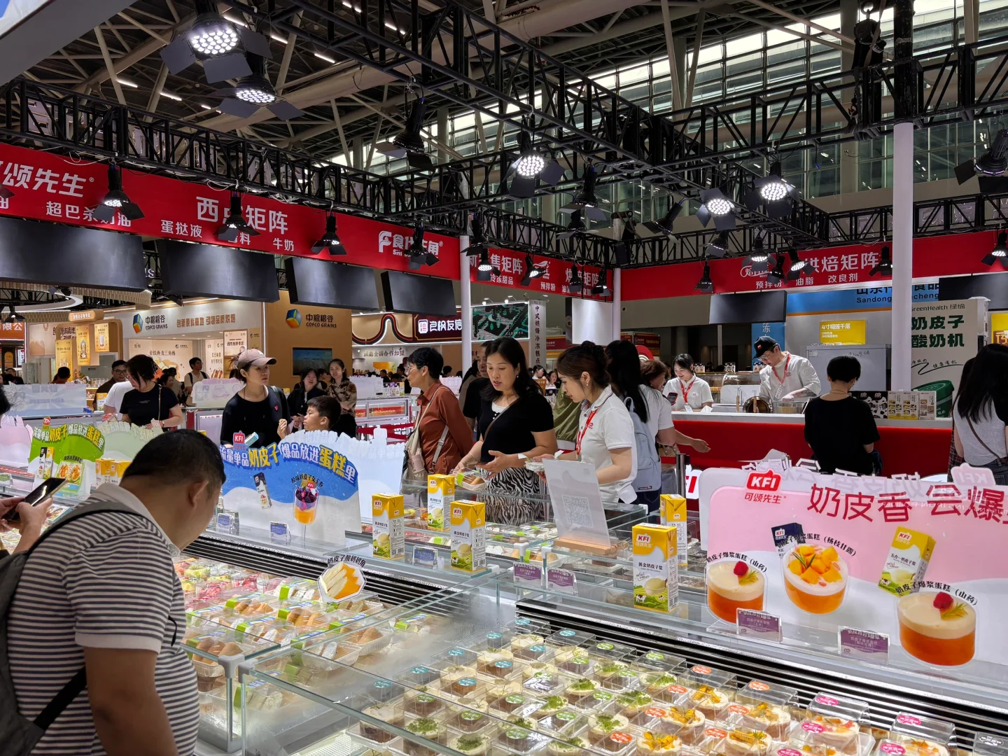 快来广州烘焙展蹭吃蹭喝！！！