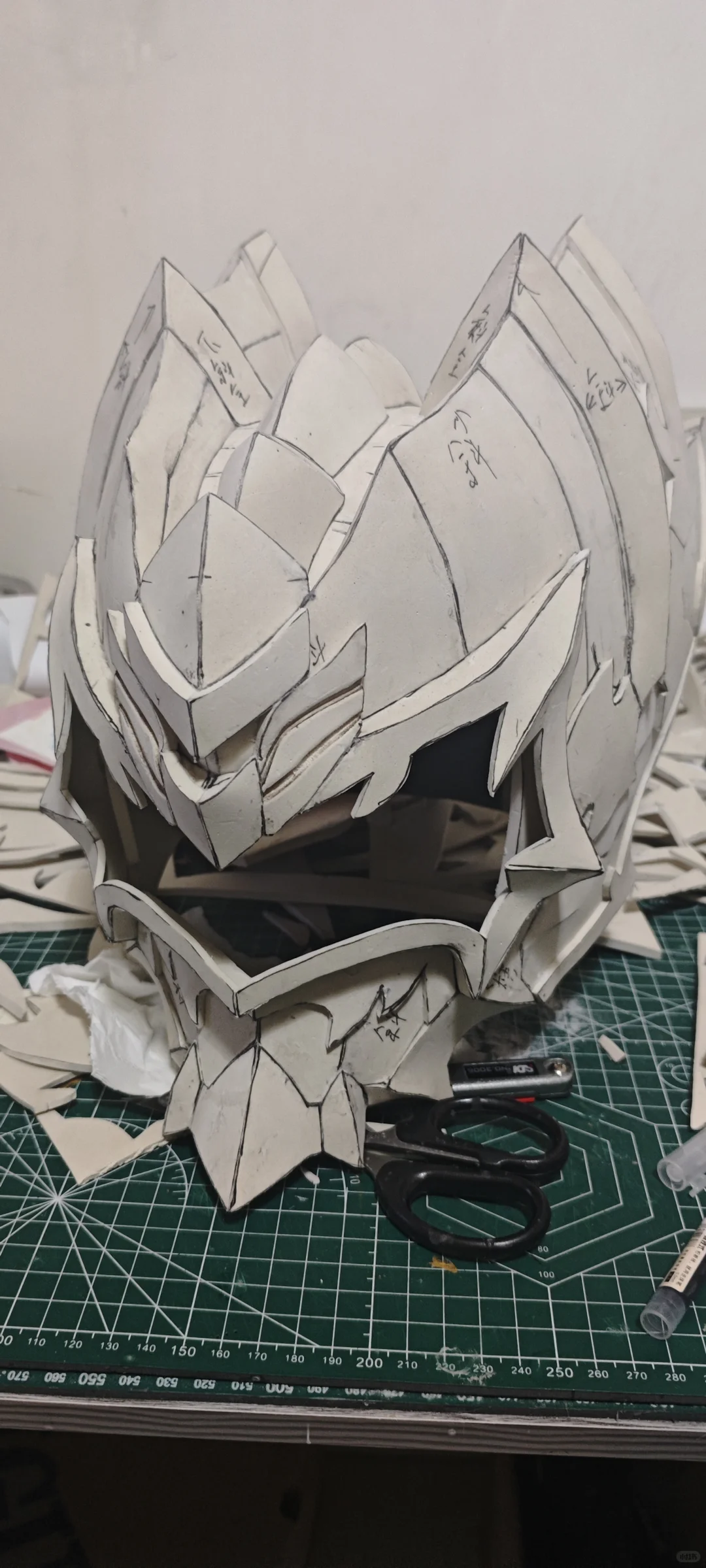 道具初学者做这样的头盔太难了