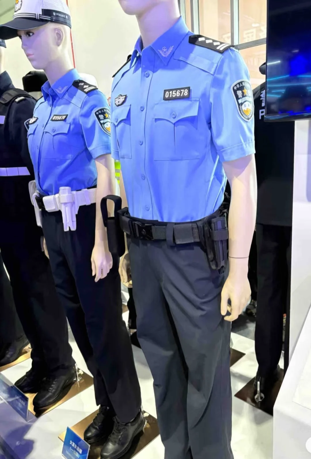 传说中的25式 新警服