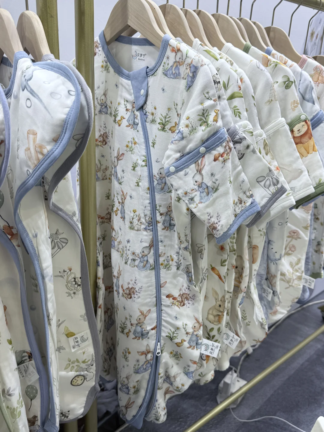 展会圆满结束啦！王叔被宝妈们热情包围啦！