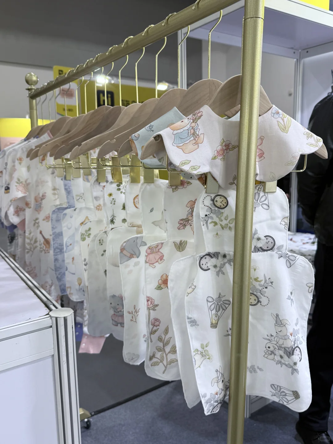 展会圆满结束啦！王叔被宝妈们热情包围啦！