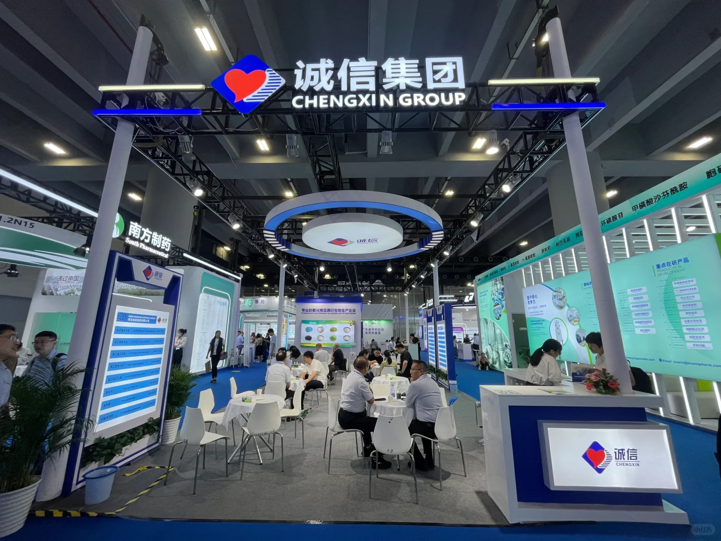 环保展台都千篇一律吗？