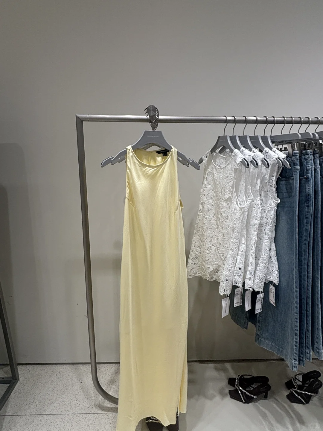 去逛了逛我的梦中情店～?UR