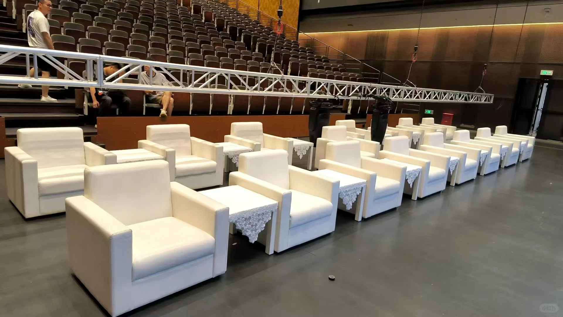 会议会展布置承接各种活动搭建灯光音响桁架