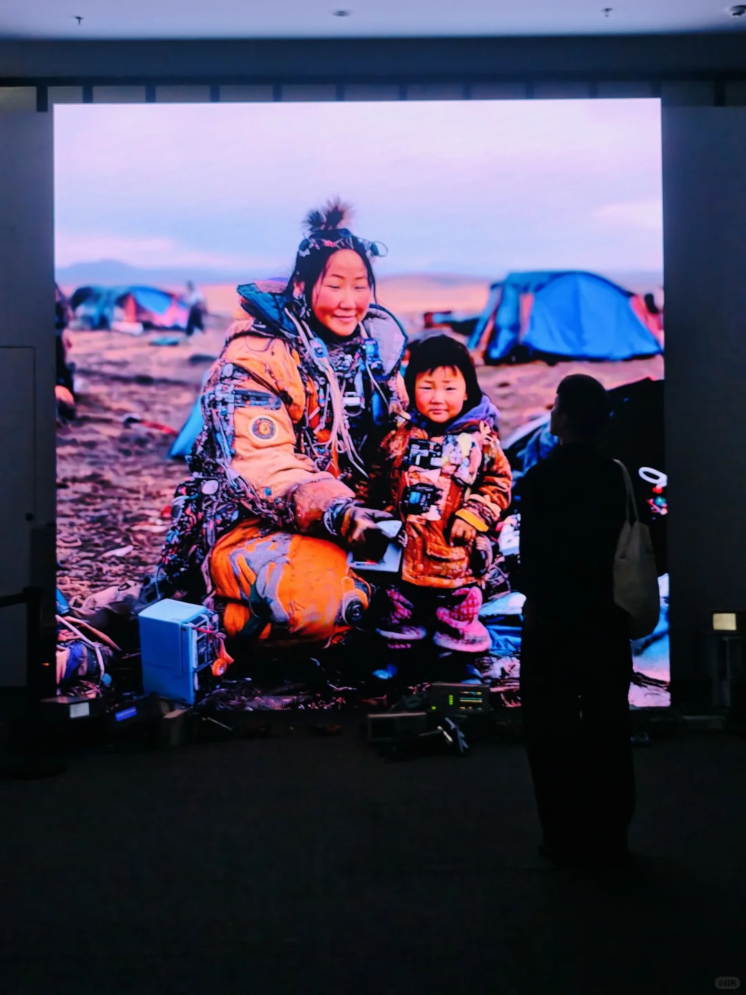 科技感拉满元宇宙之旅，随手拍都是赛博大片