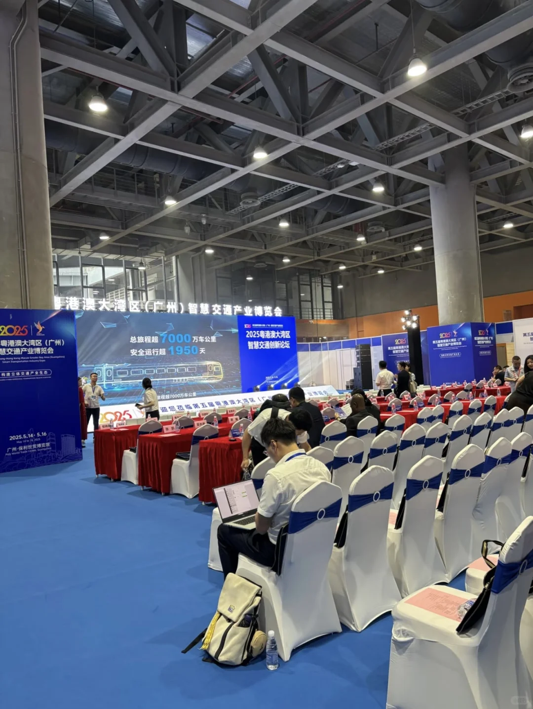 体验在上海展会做活动协助