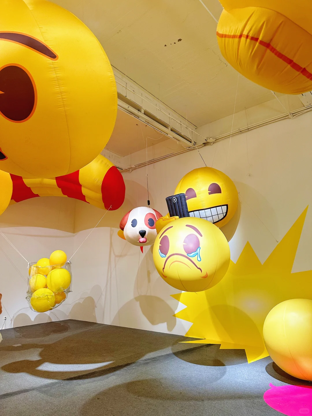 北京新展来啦?去emoji世界搞怪拍照???