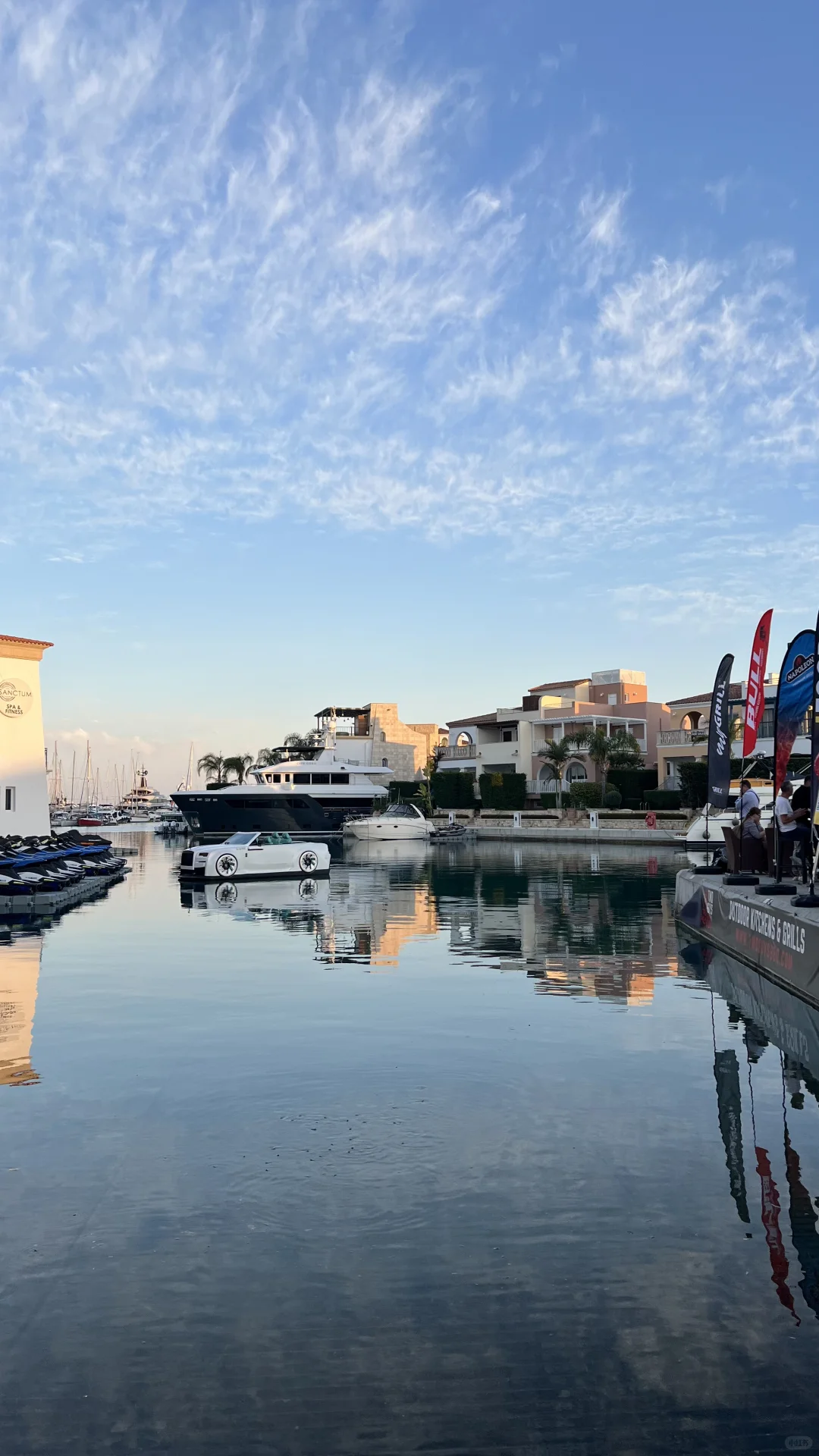 一年一度的游艇展