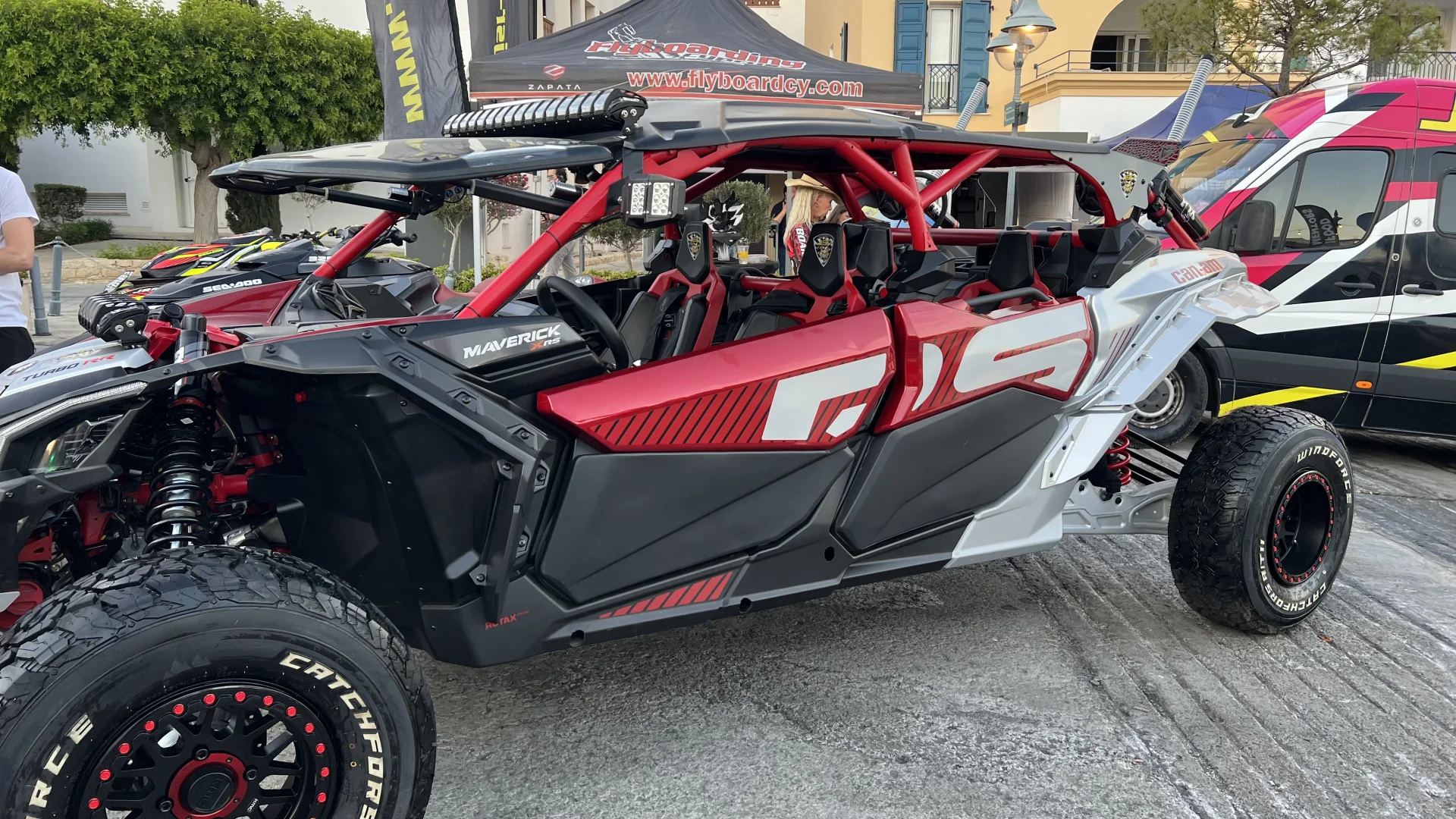 一年一度的游艇展