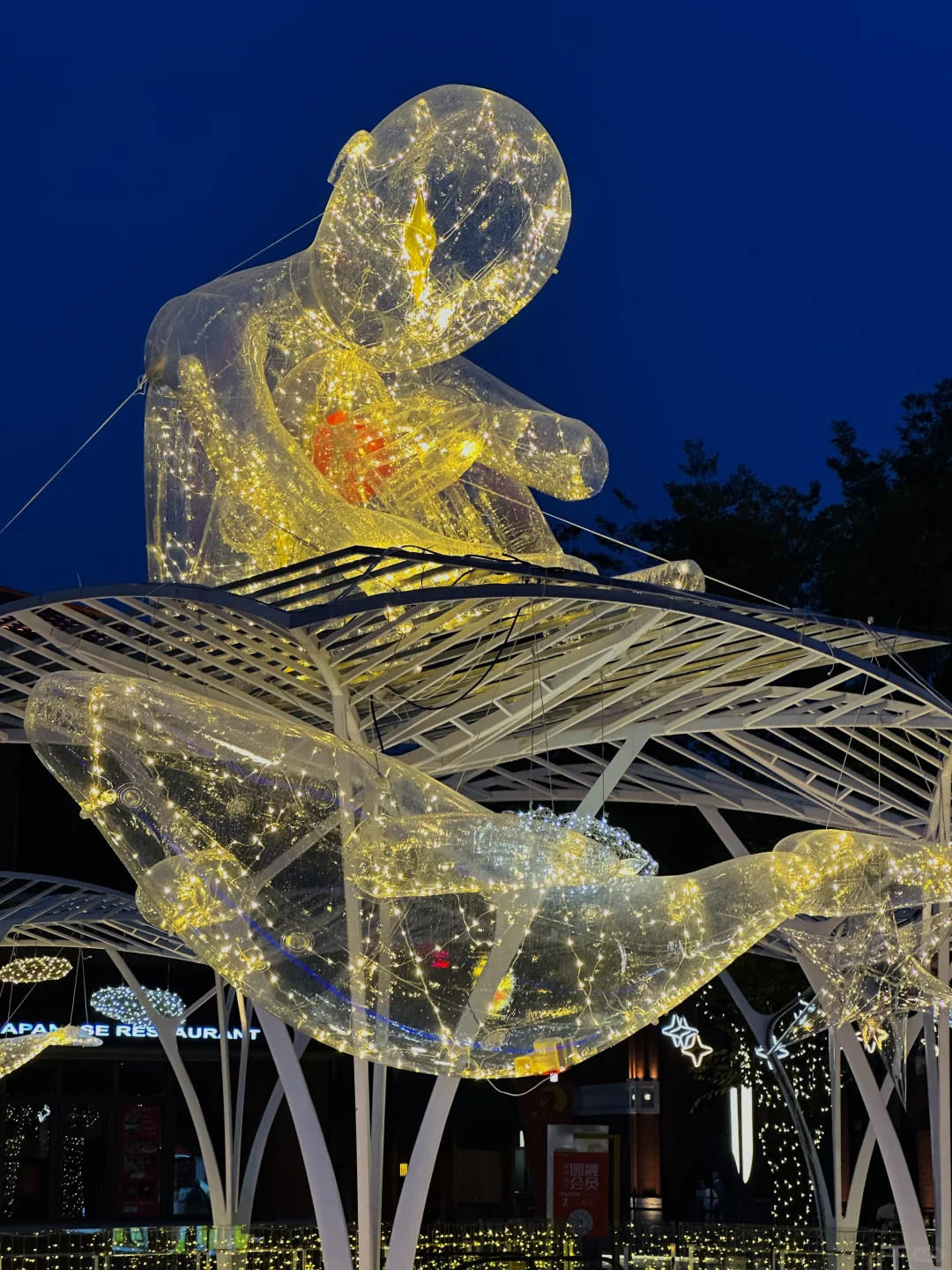 苏州不愧是大城市！金鸡湖惊现巨人……