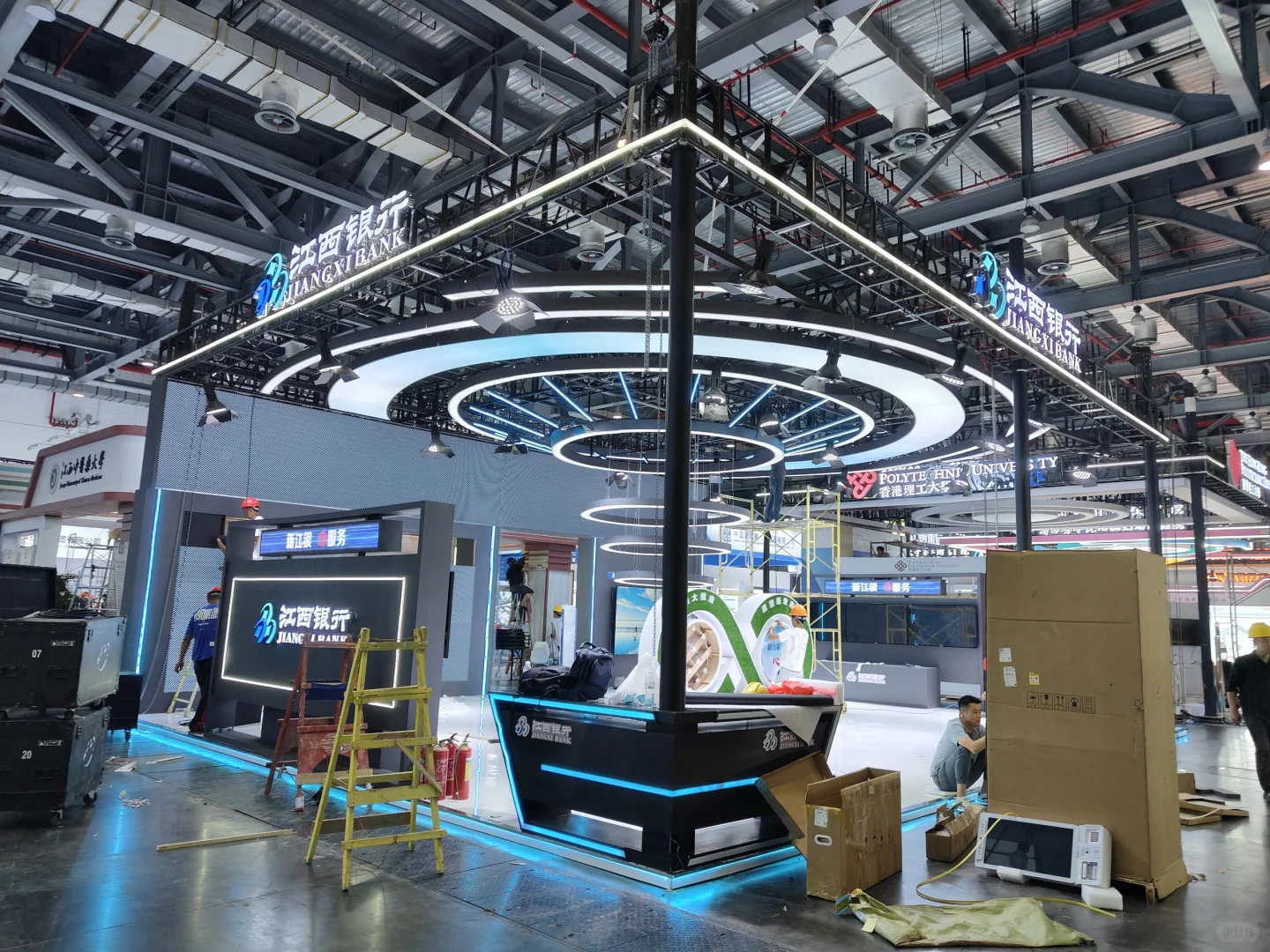 truss架，木构，灯箱，LED在展会中的融合