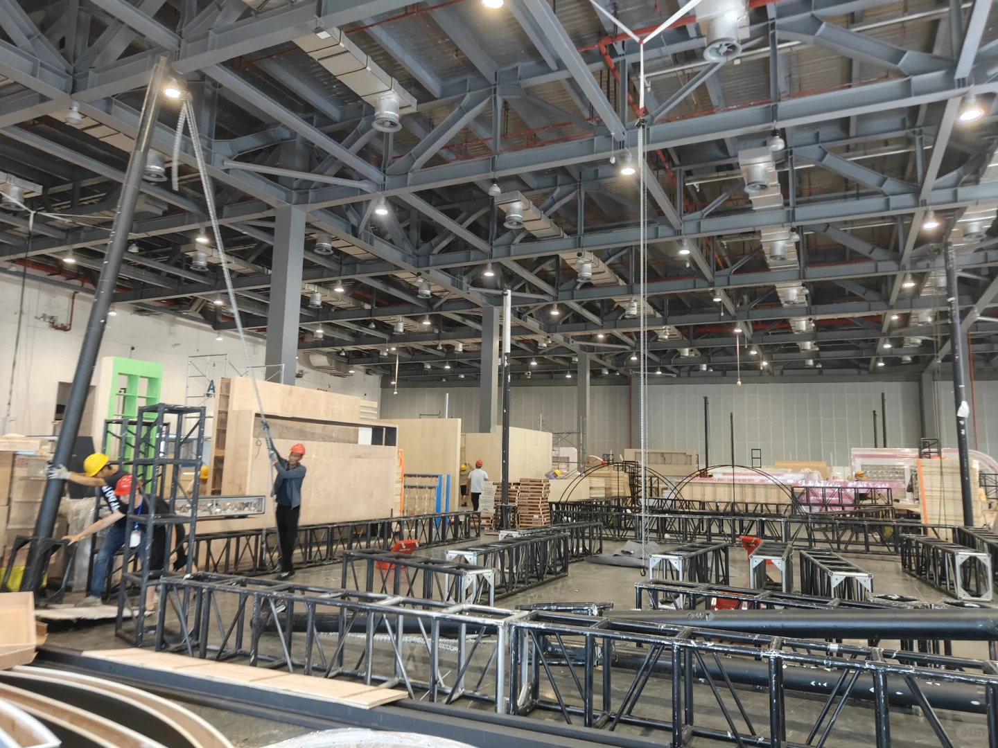 truss架，木构，灯箱，LED在展会中的融合