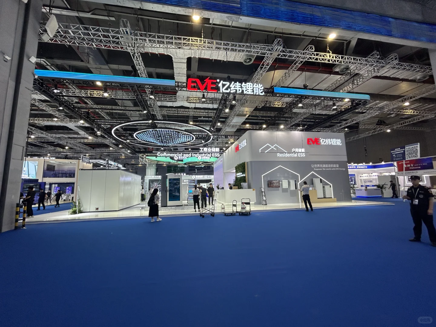 25年上海光伏展！这展台设计明亮不‼️‼️‼️