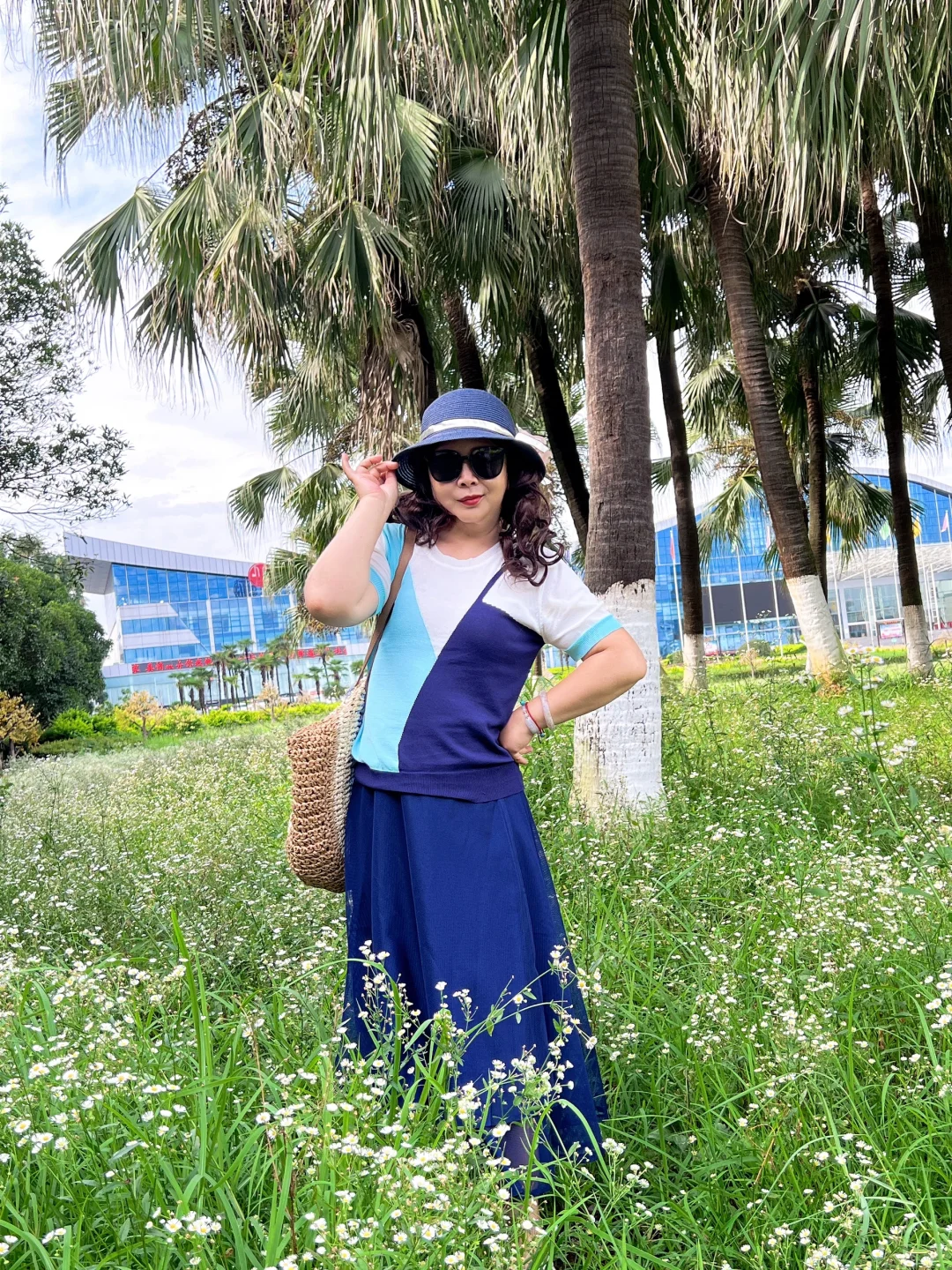 会展中心的小野花