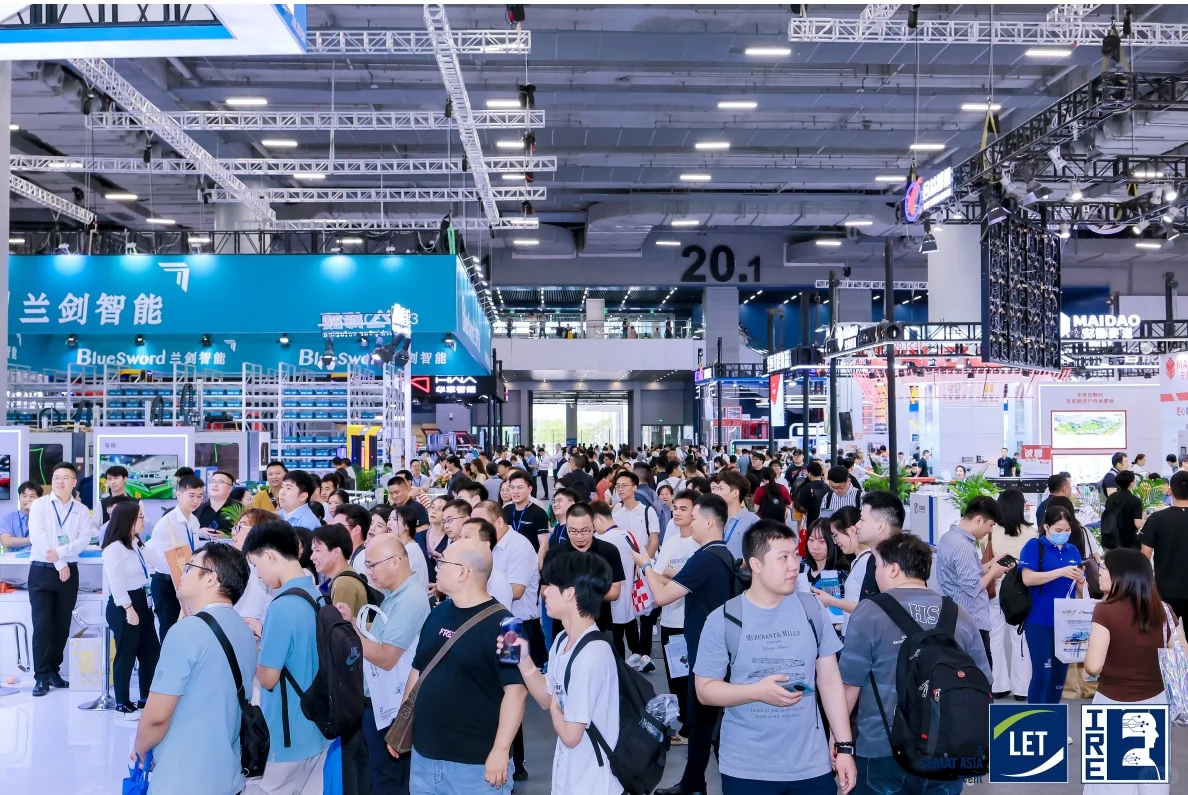 智能机器人展