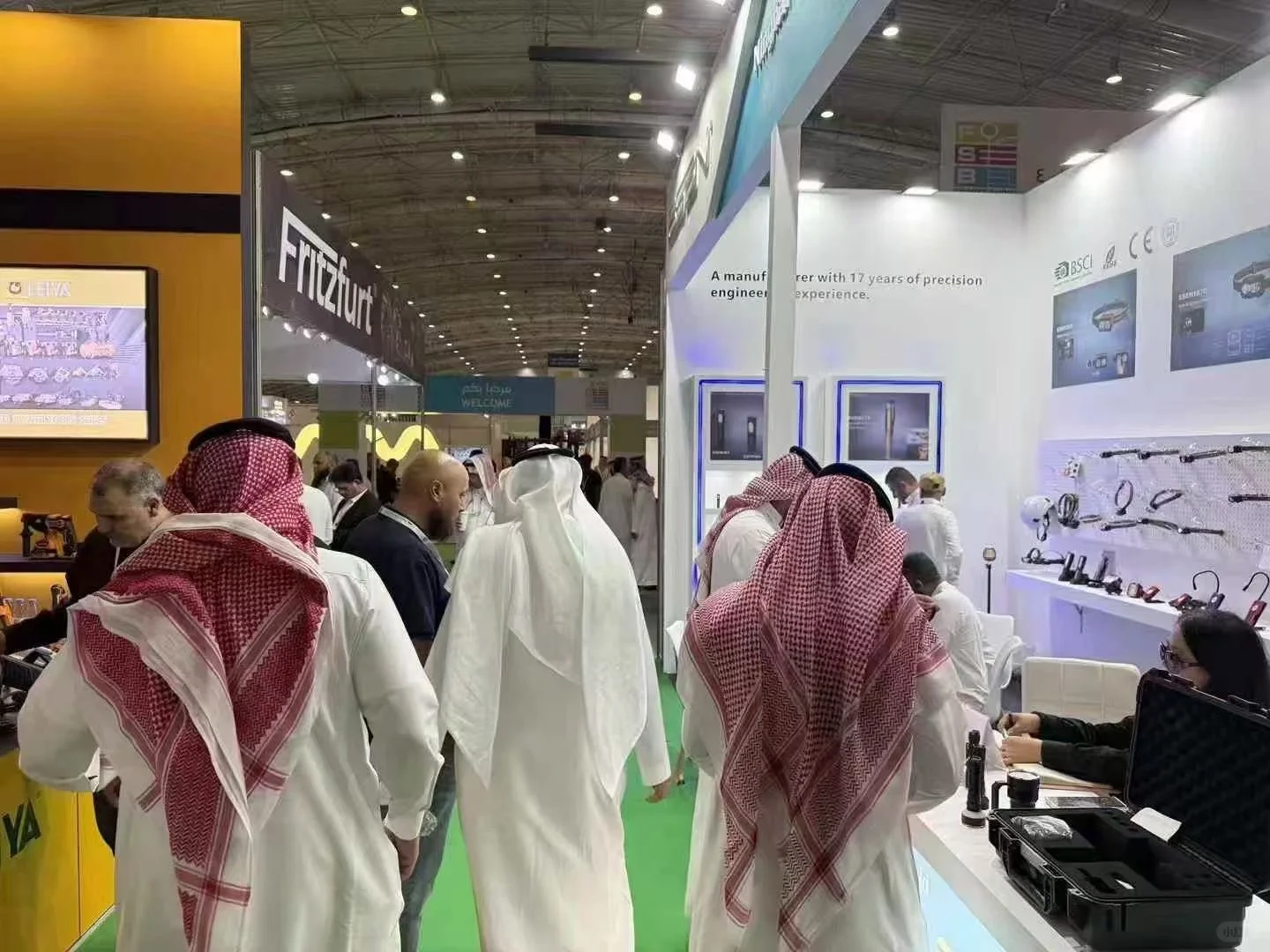 25年利雅得五金展第三天人流量请看图！