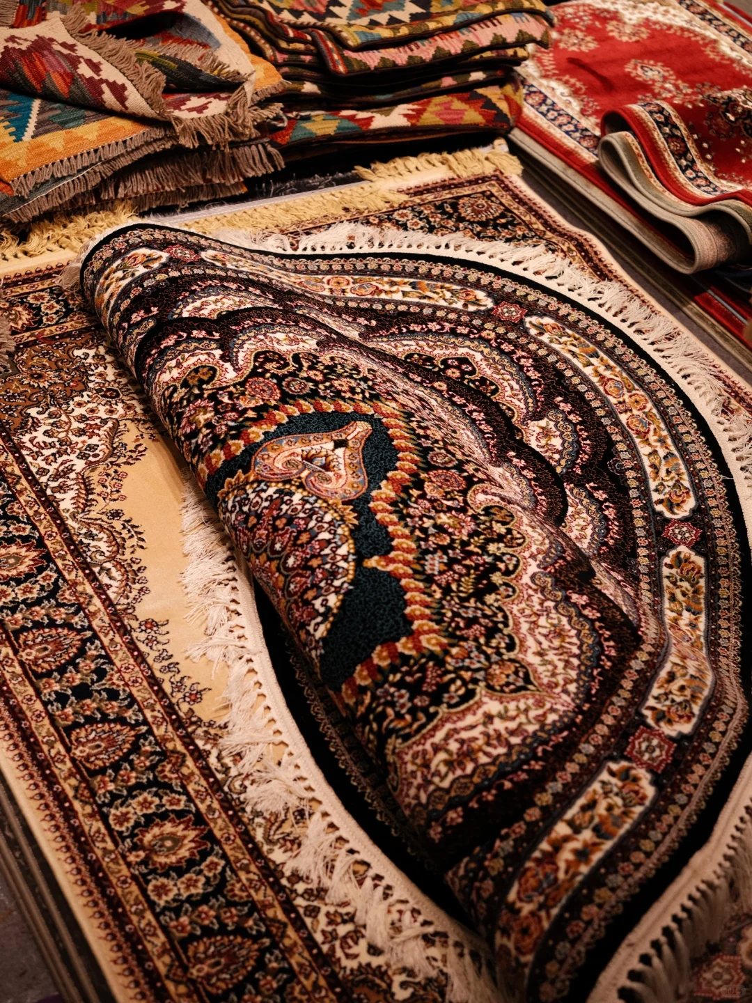 ??伊朗夫妇穿越战火，从德黑兰抵达昆明