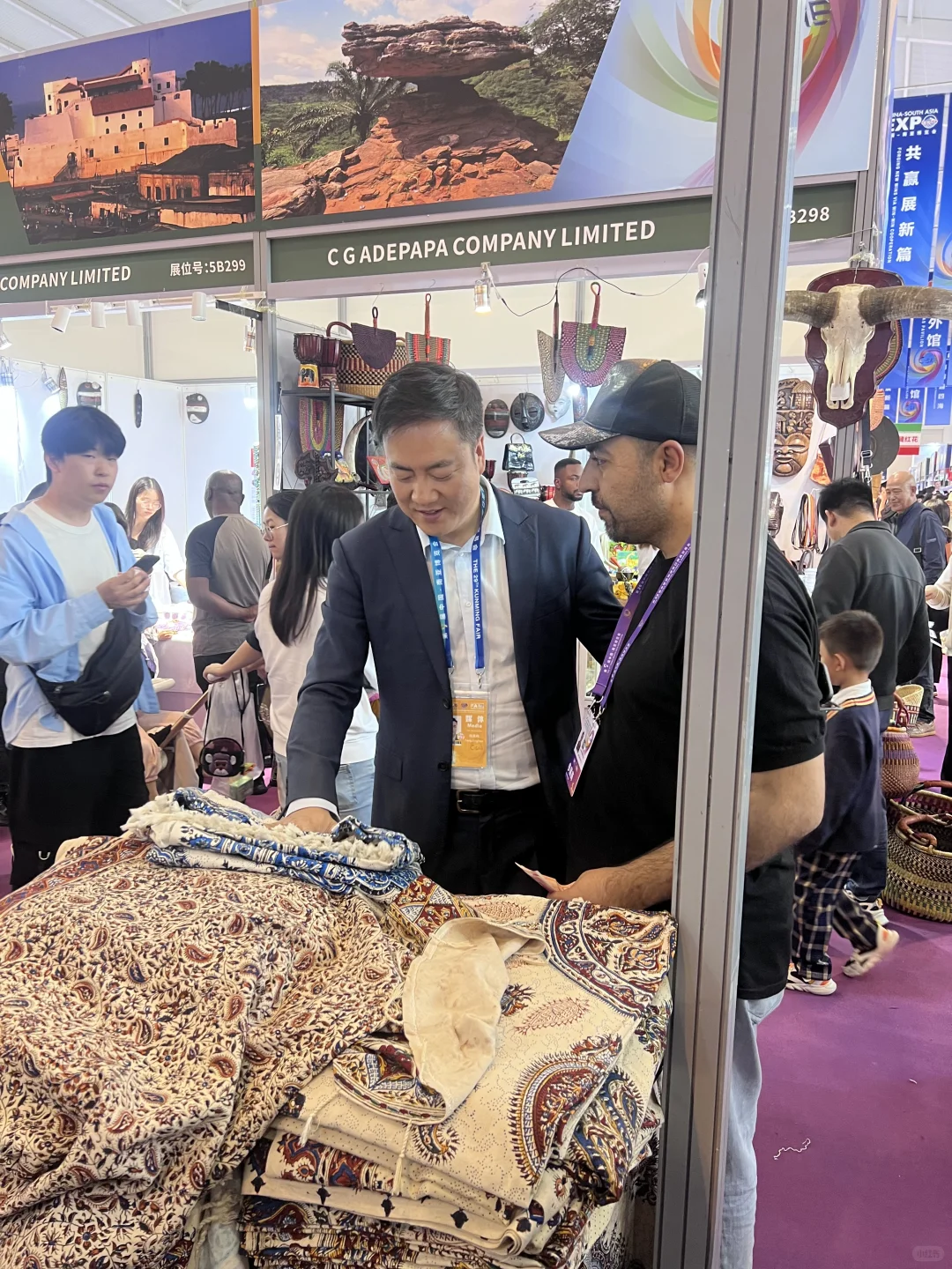 来昆明南博会，帮帮穿越战火的伊朗大哥！