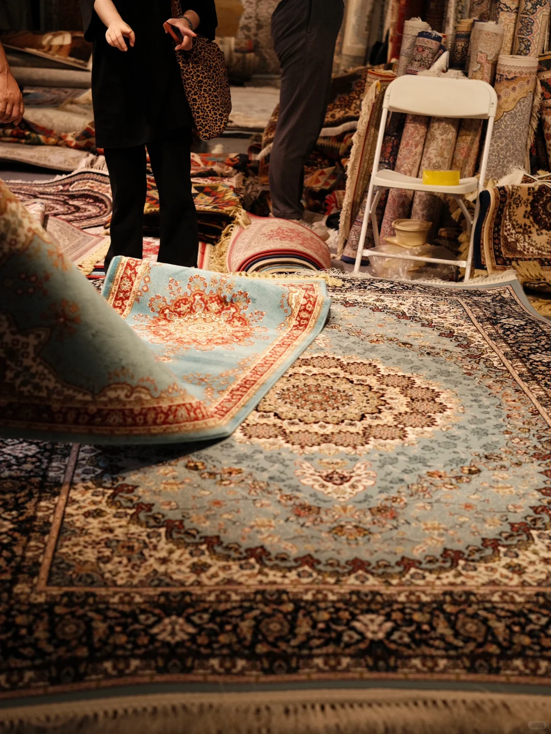 ??伊朗夫妇穿越战火，从德黑兰抵达昆明