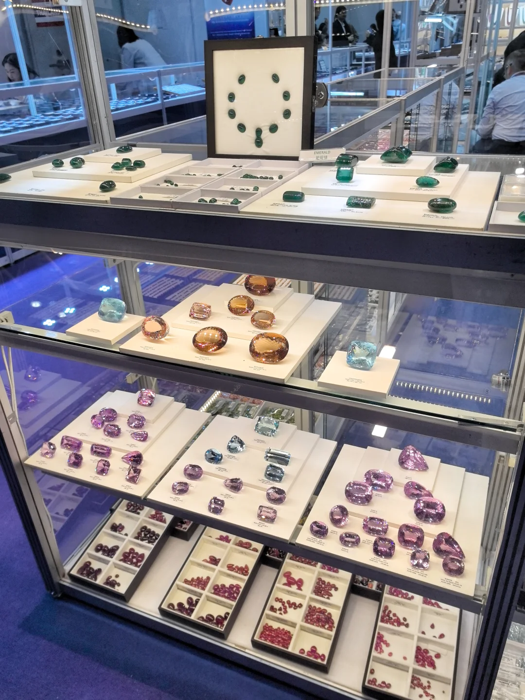 25年香港珠宝展火爆开幕，快来淘些好货…