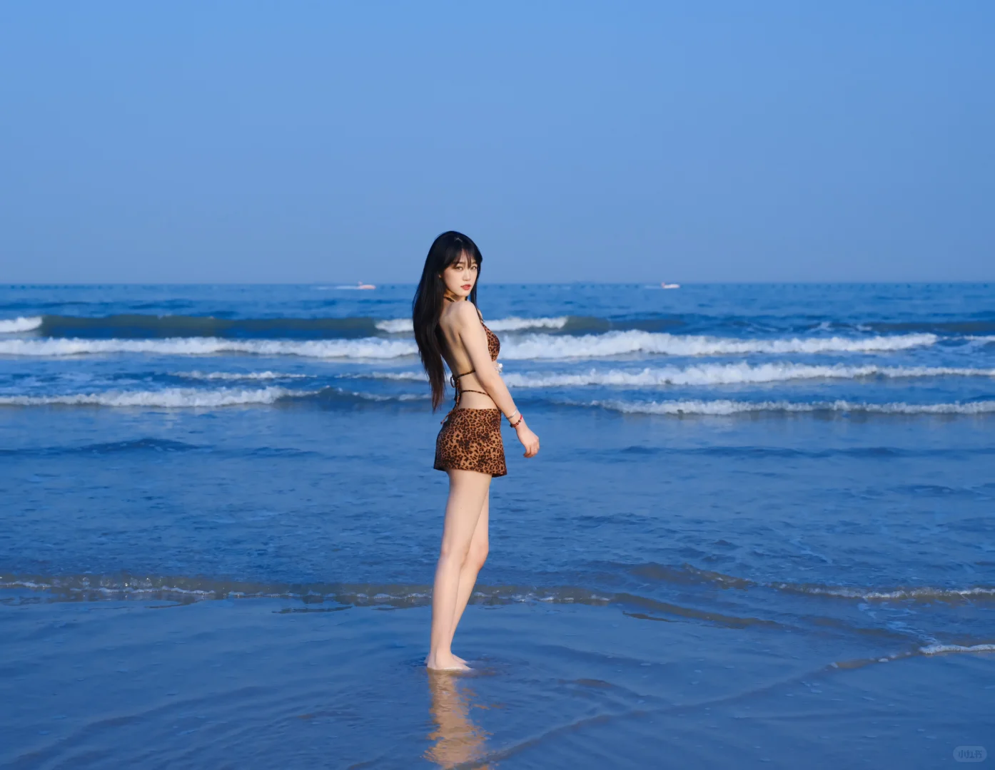 不是一见钟情，而是第一次见面穿了豹纹