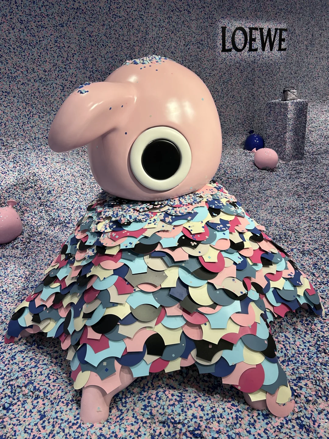 ??六月新展：苏富比的Labubu展览