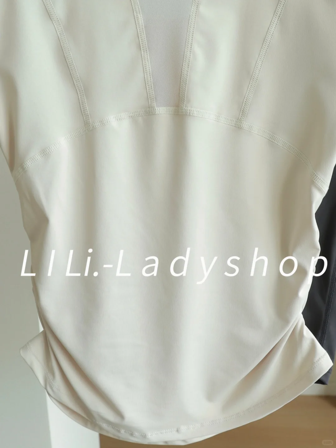 被追着问链接！这套瑜伽服美到走路都带风