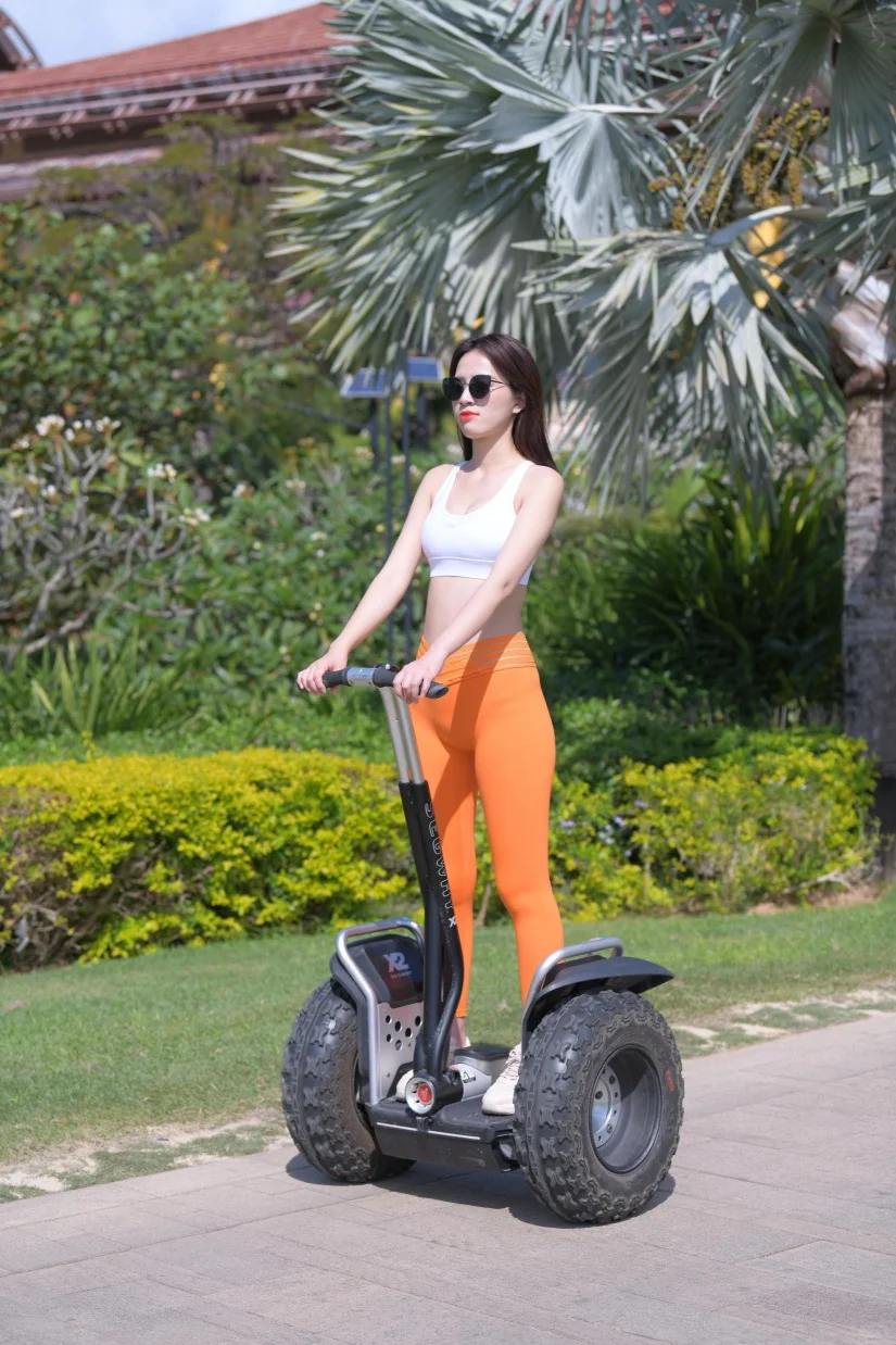 这个橘黄色瑜伽服好显身材啊