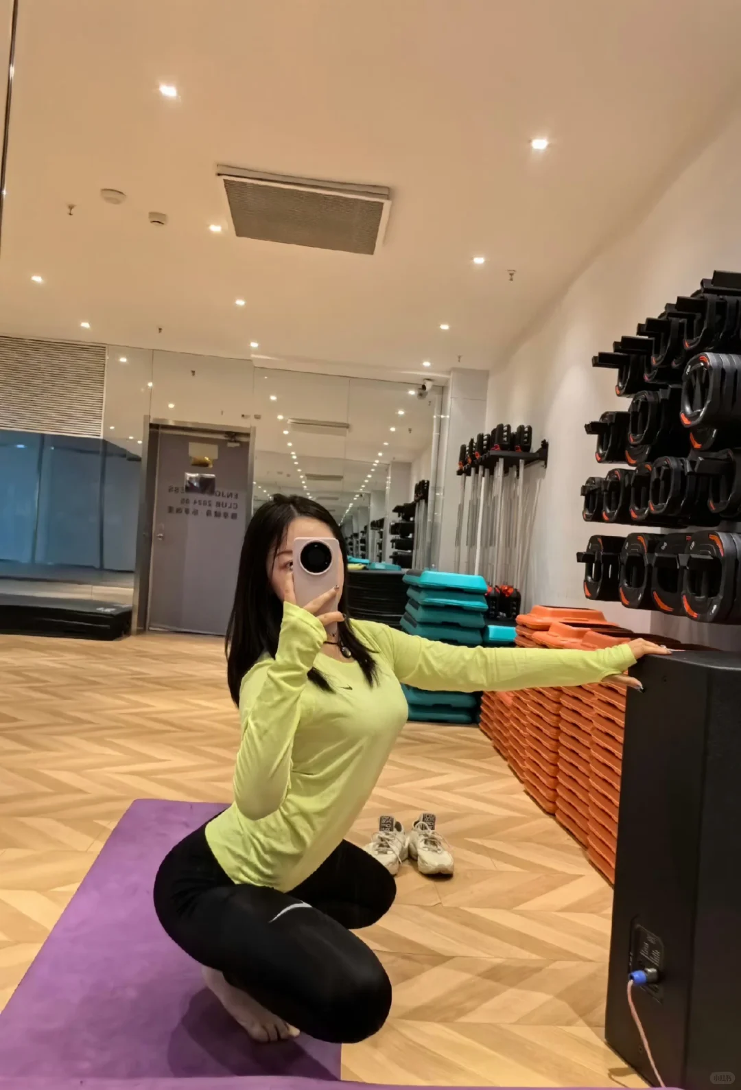 乡镇“瑜伽裤女子”见抖音75级大哥