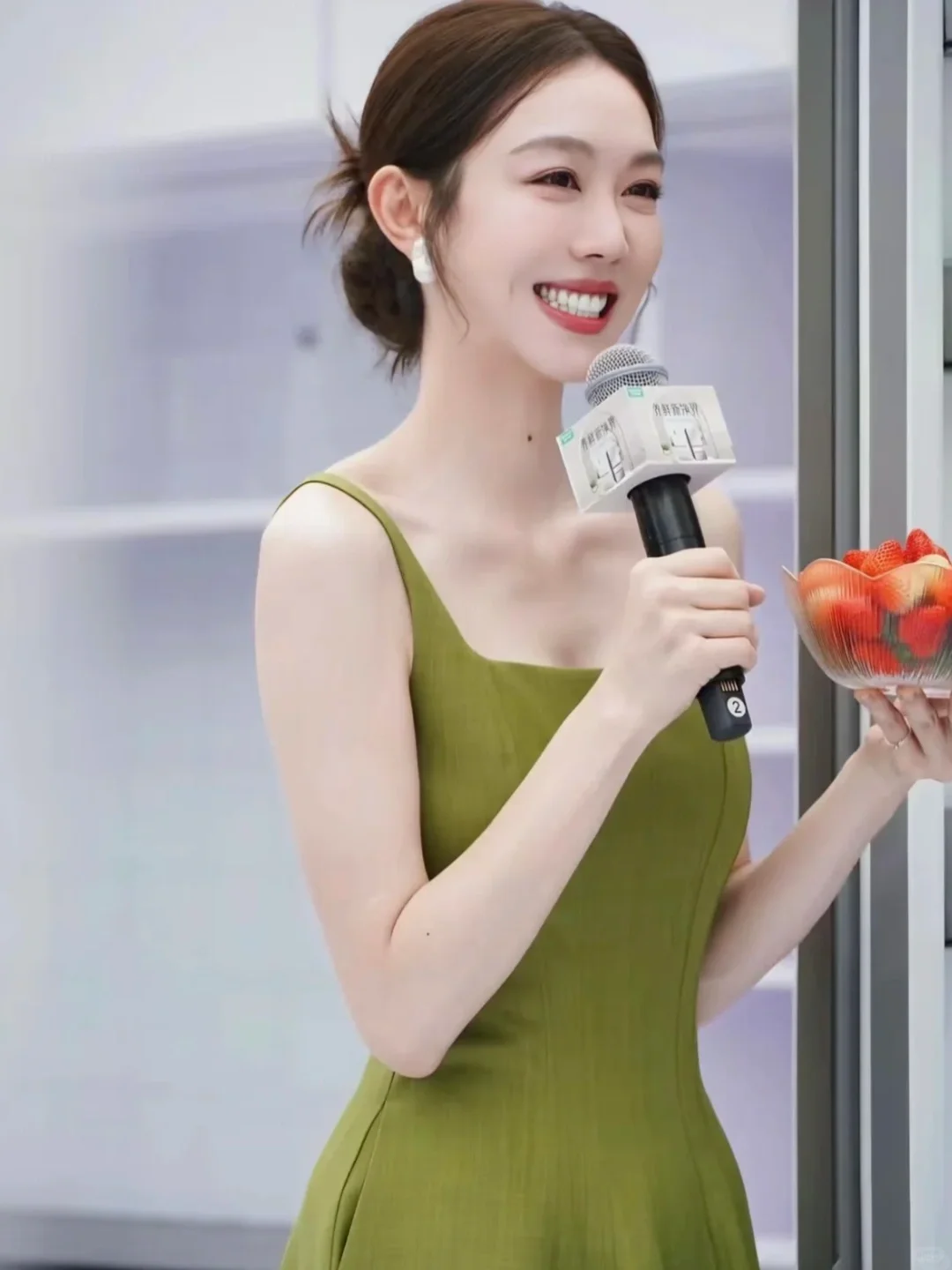 她不是理想“人妻感”，她是所有人的理想状态
