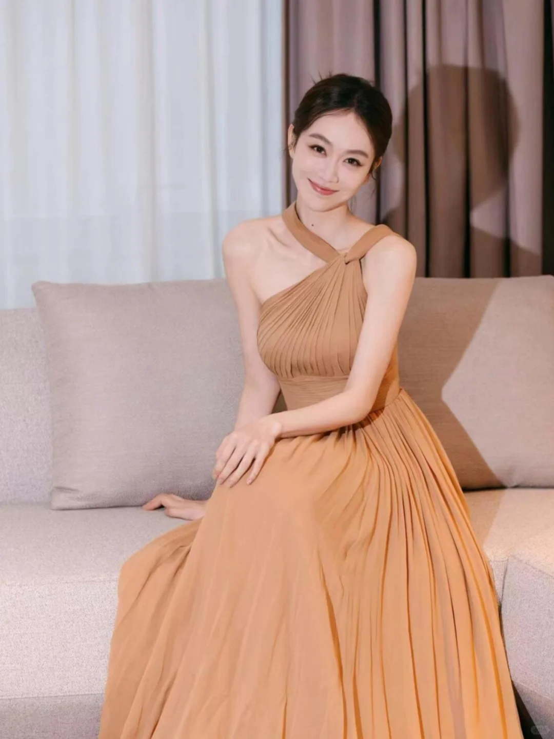 她不是理想“人妻感”，她是所有人的理想状态