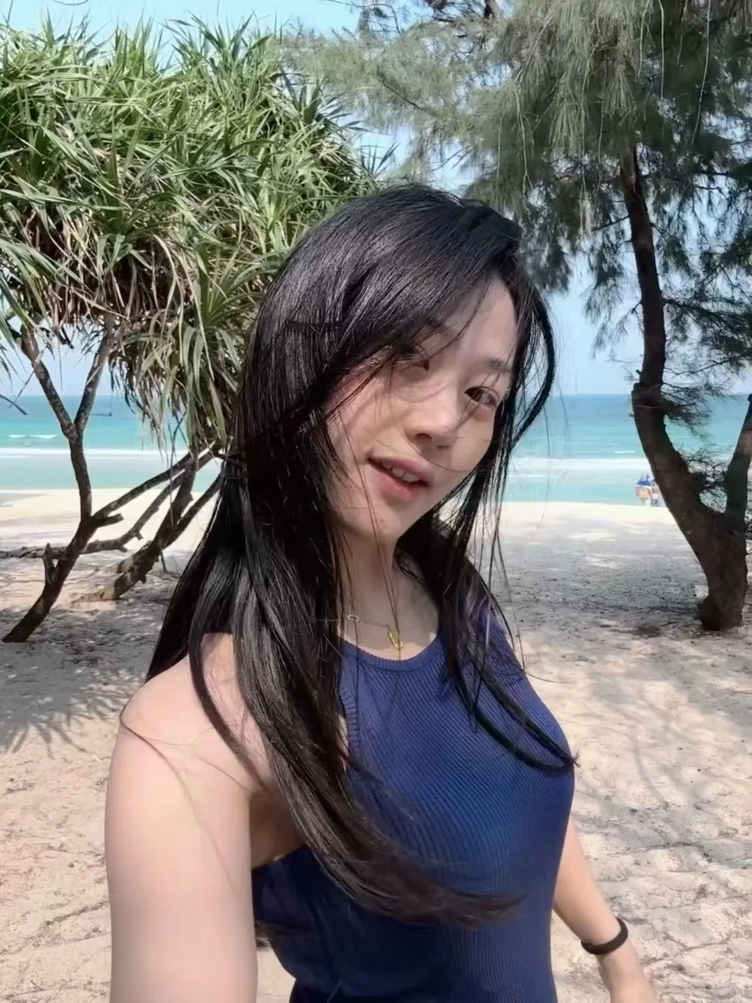 海边穿连衣裙也太好看了叭