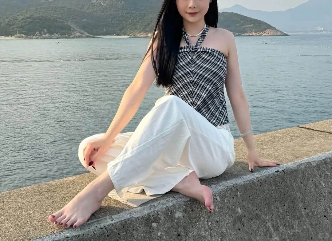 我爱大海?爱穿白裤子?