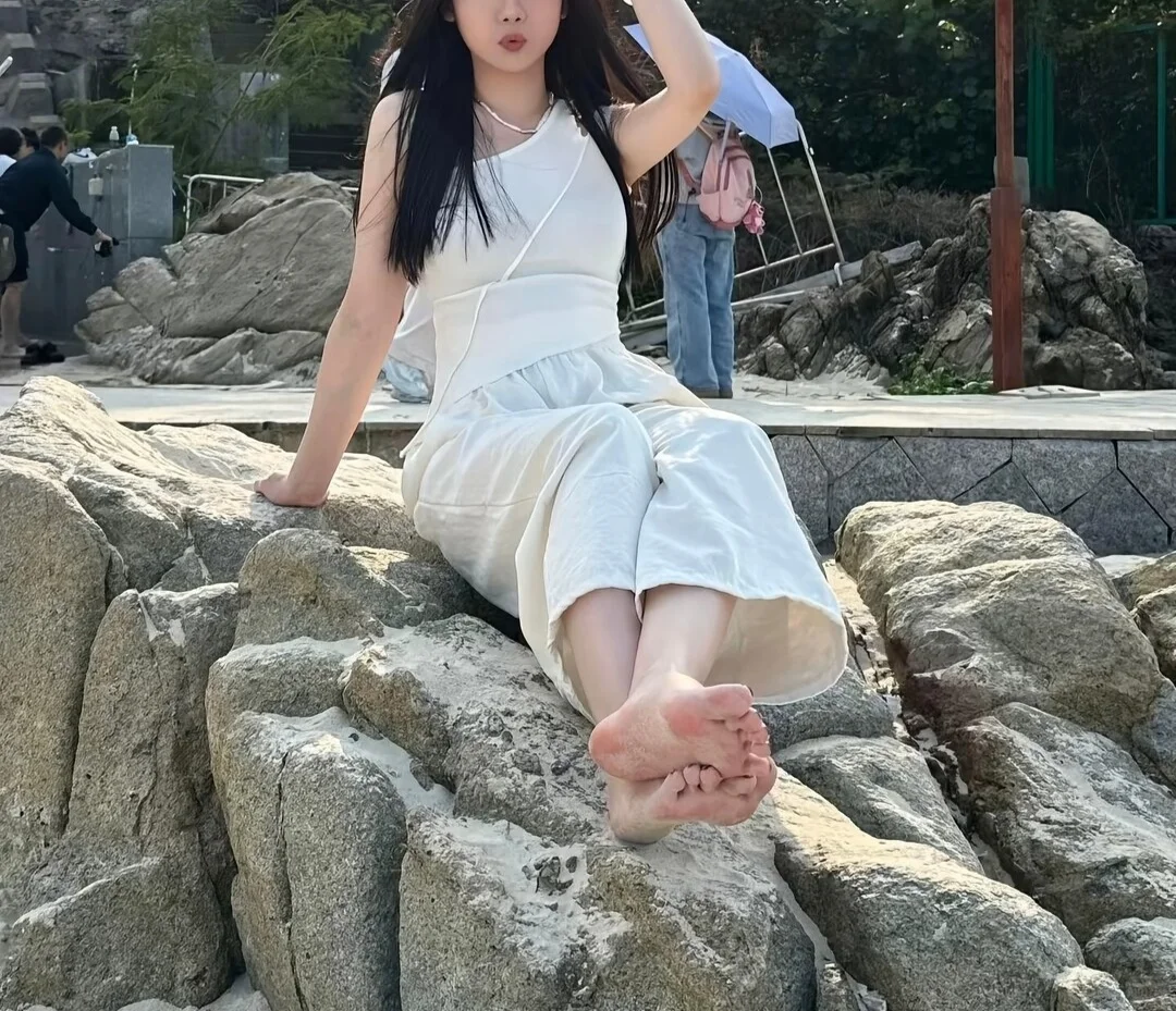 我爱大海?爱穿白裤子?
