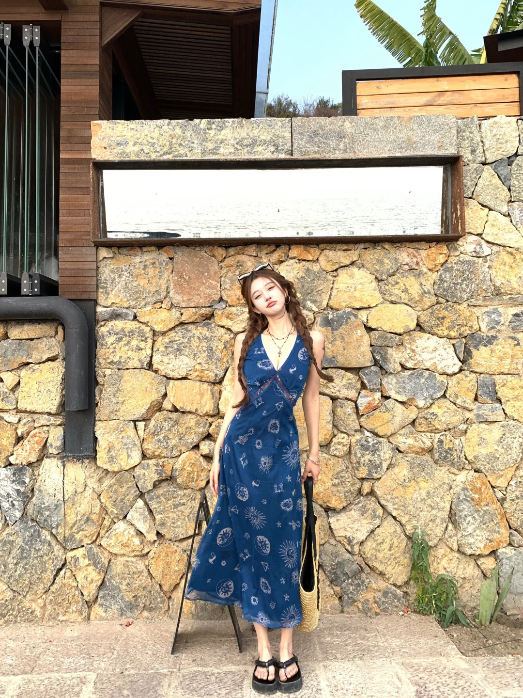 西西里邂逅｜这条复古V领裙让我美到犯规！?