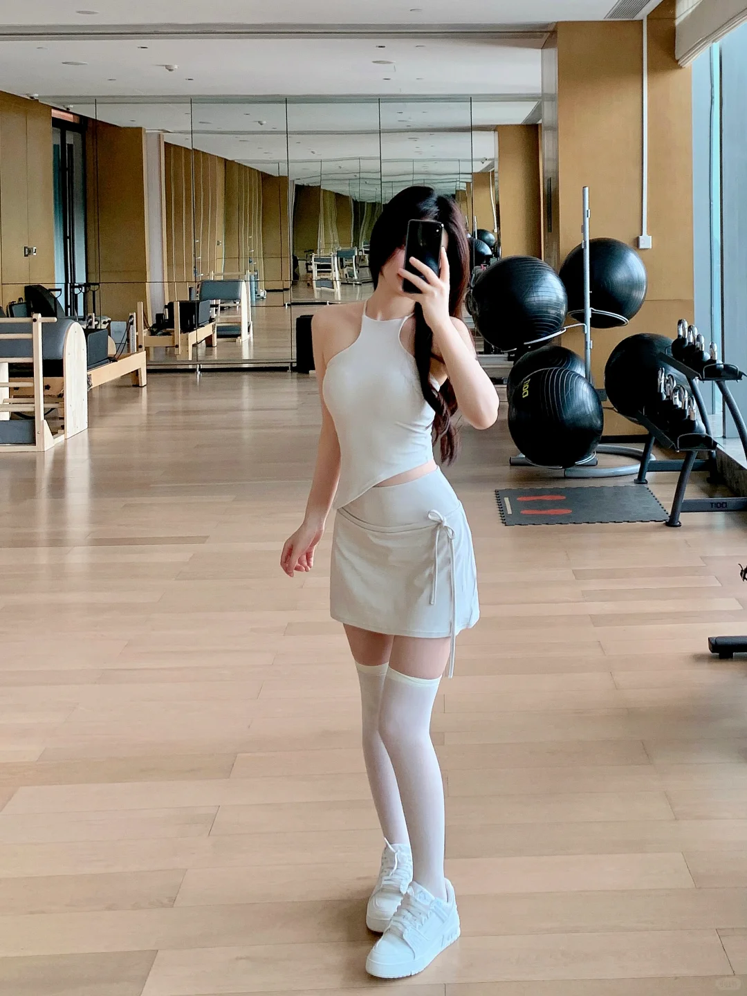 纯欲穿搭☁❗️超显身材设计感⚪️色瑜伽服套装✨