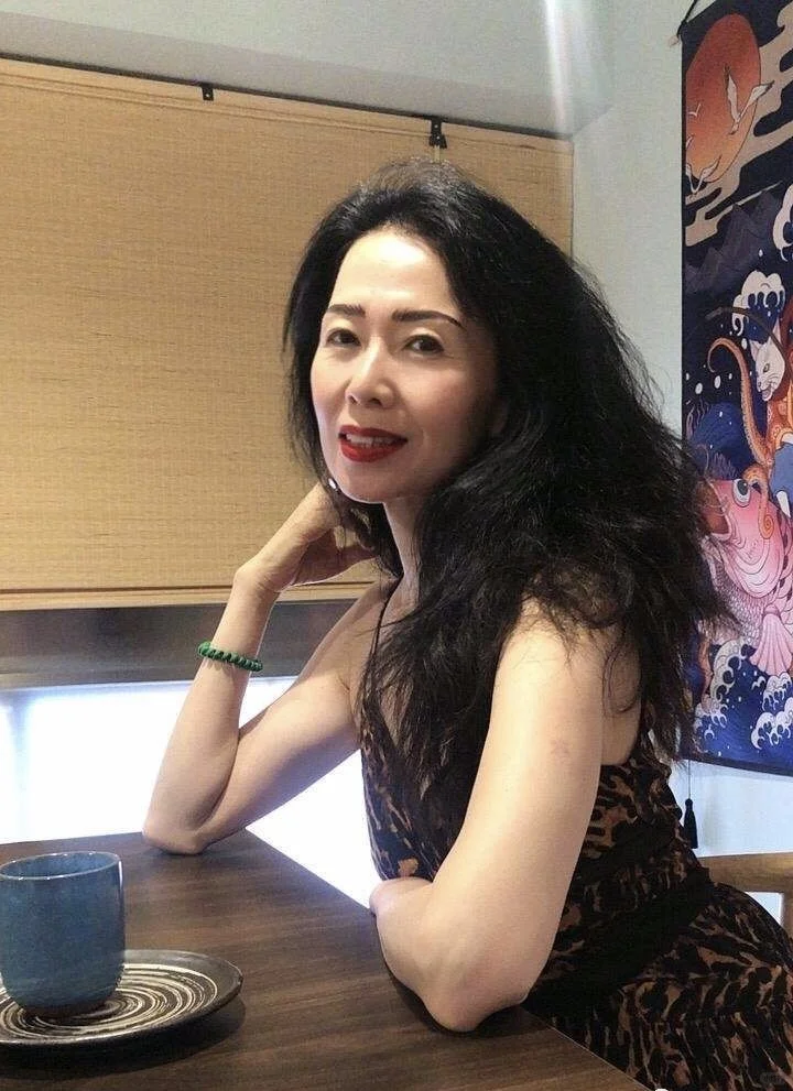 60岁老阿姨，风韵犹存！