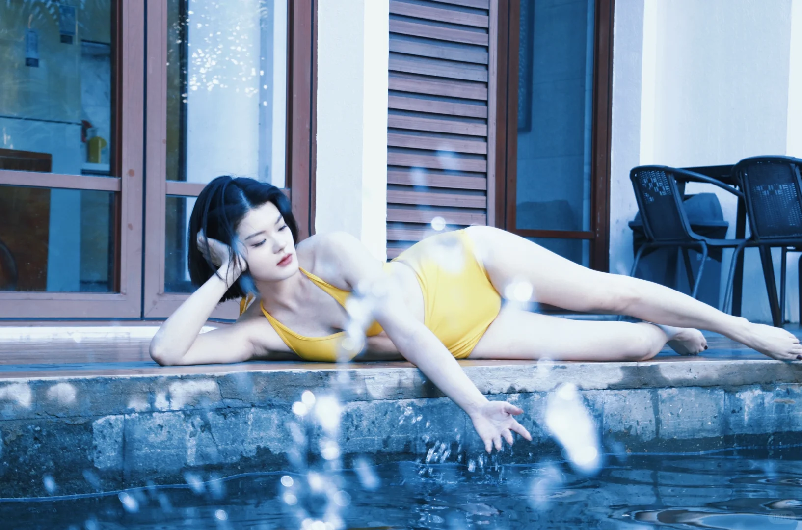 “被蓝色浸泡的夏天”
