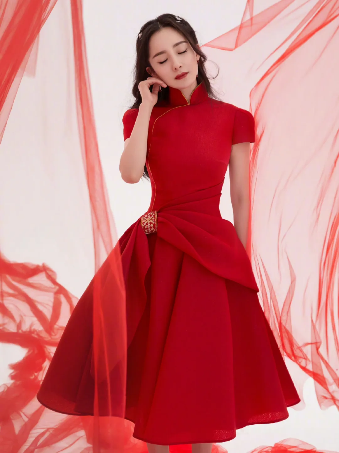 盘点一期杨幂红色服装穿搭