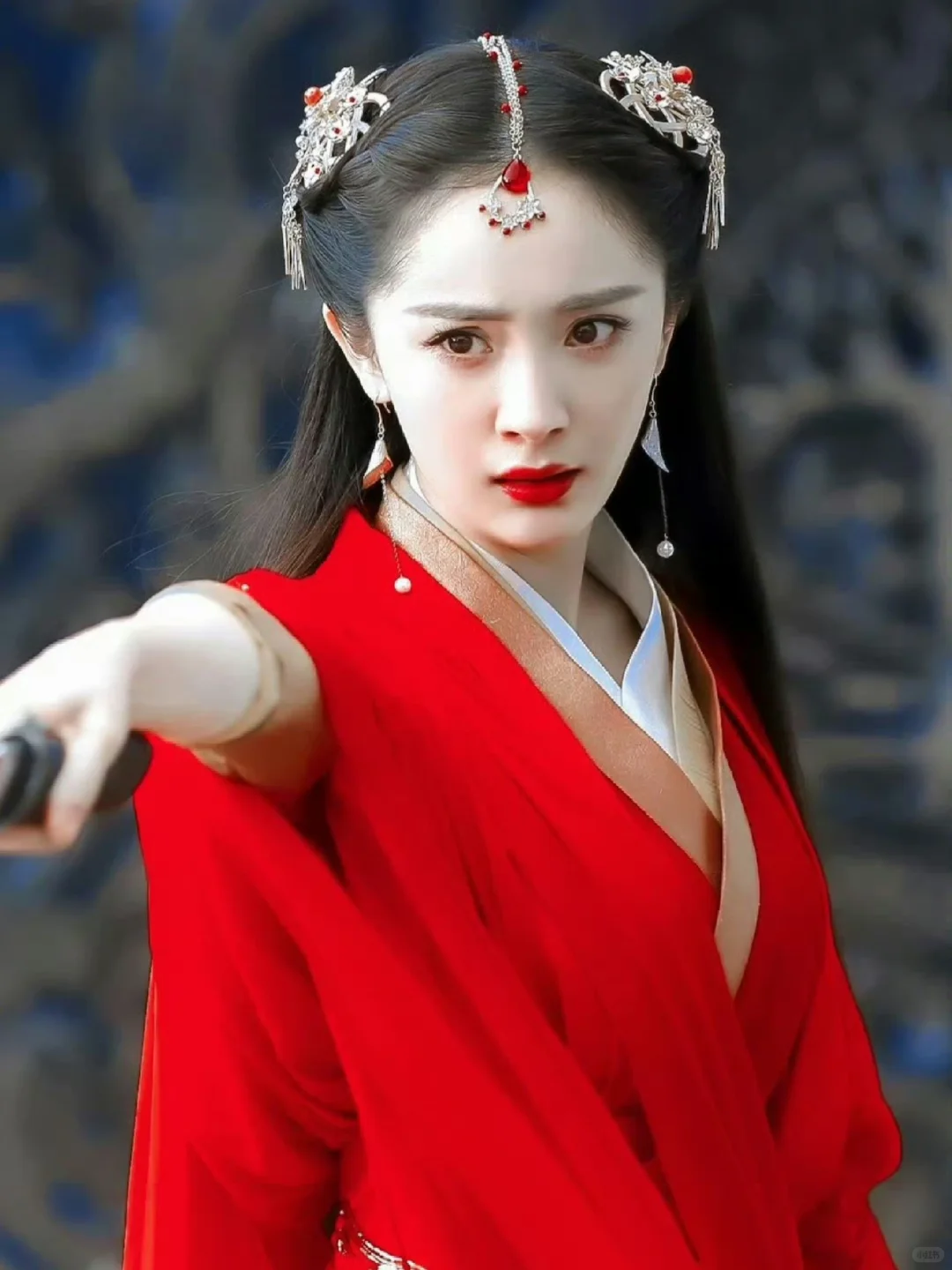 盘点一期杨幂红色服装穿搭