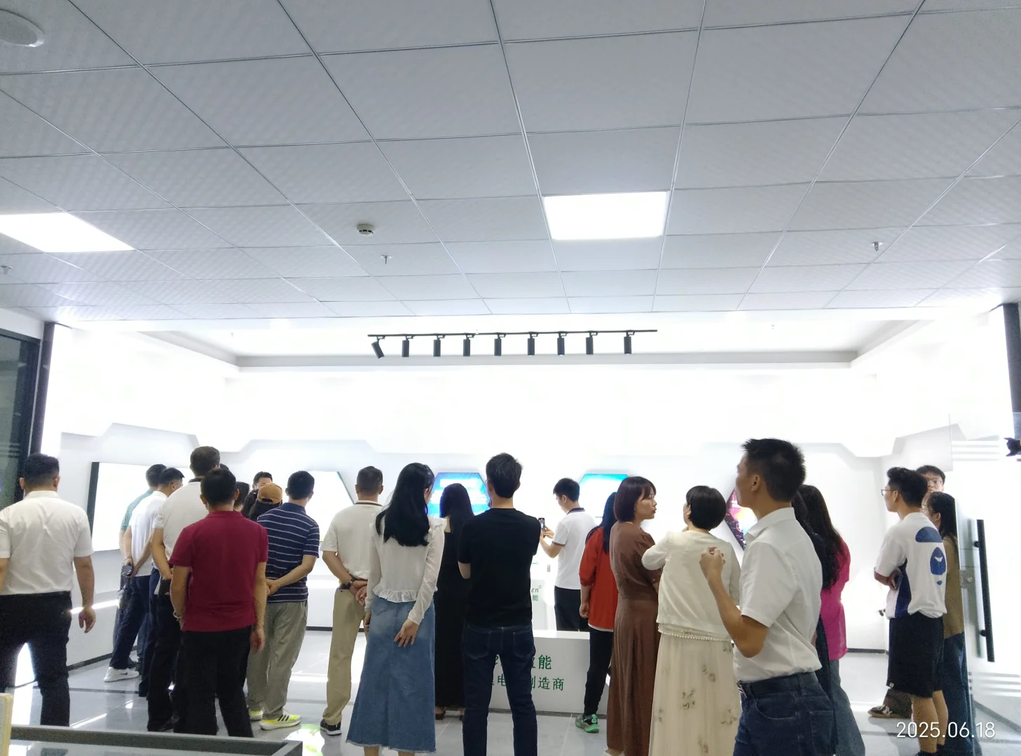 怎么会有这么酷的展厅呀～