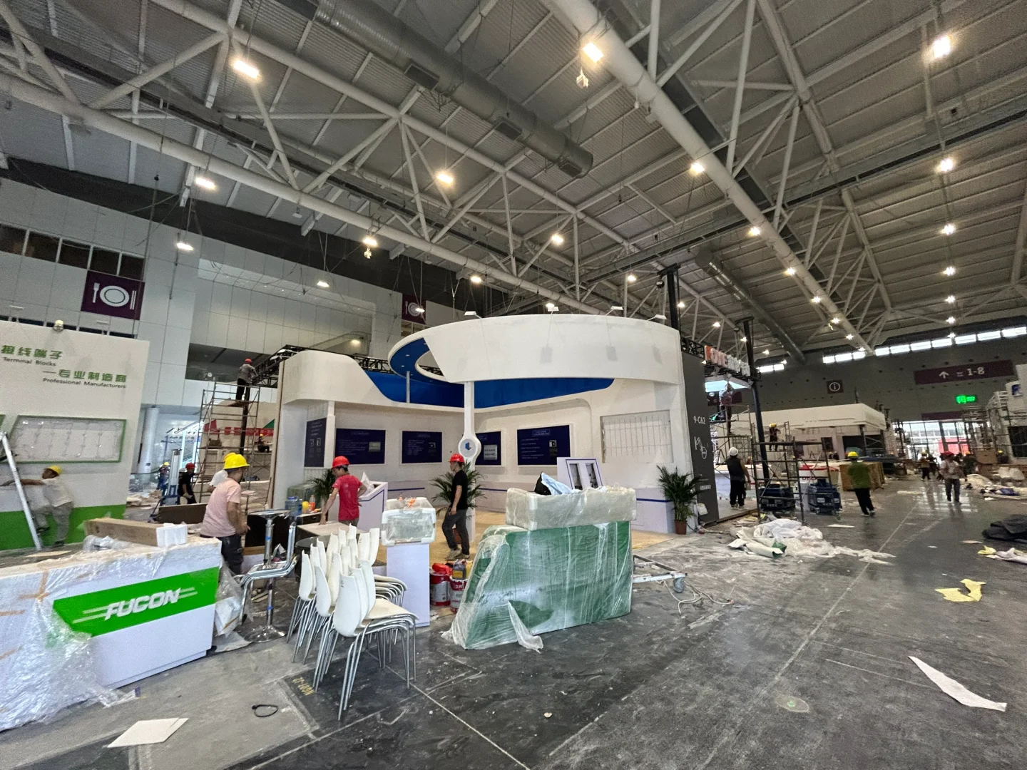 深圳工业展布展第二天进度