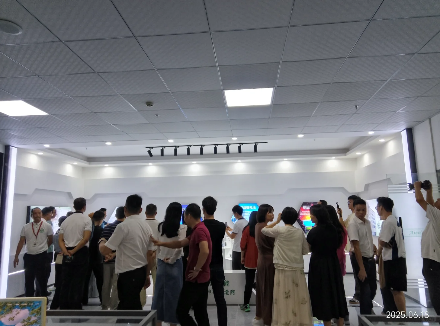 怎么会有这么酷的展厅呀～