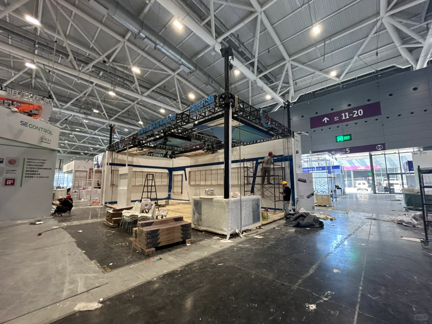 深圳工业展布展第二天进度
