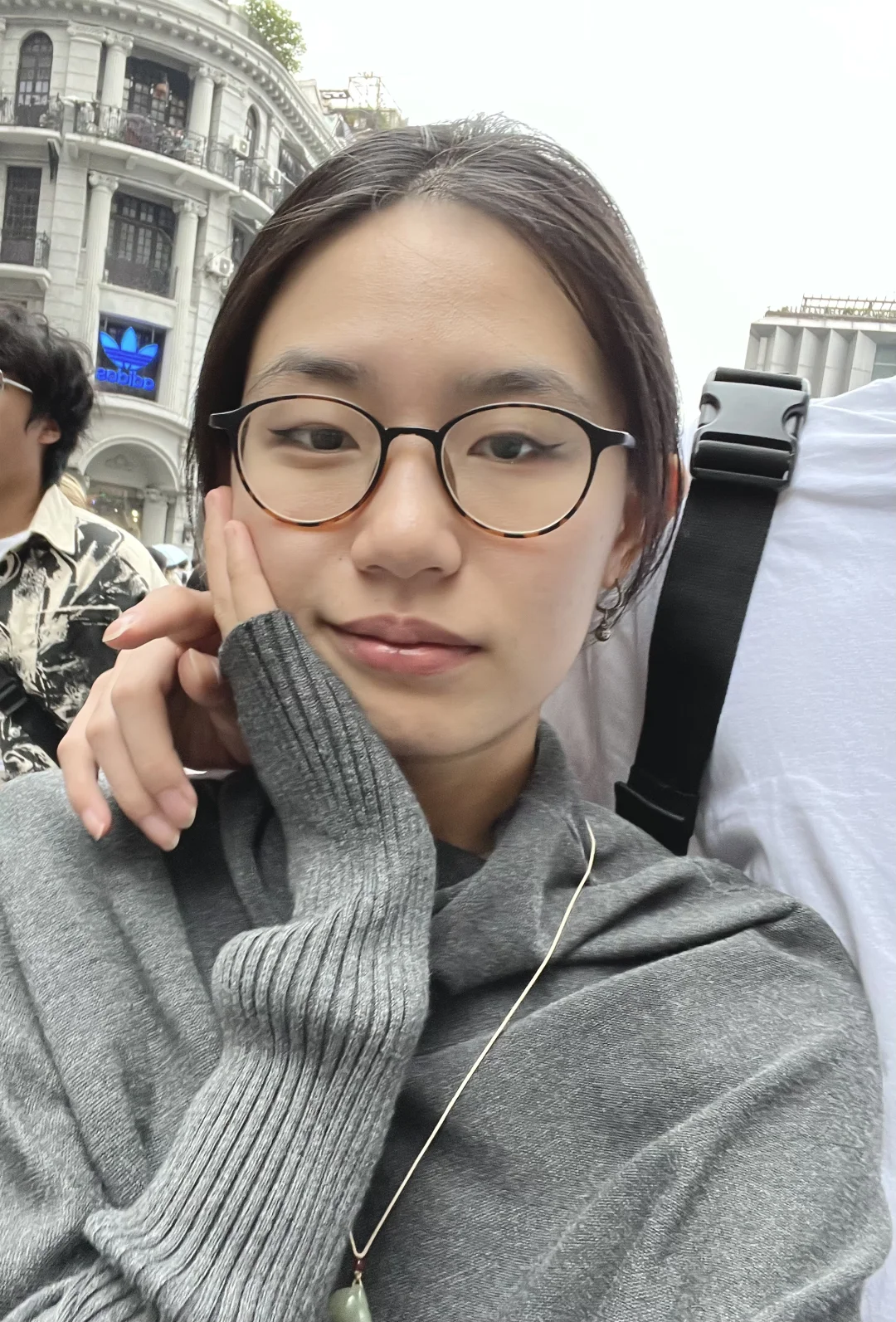大姐姐出街，闲杂人等通通闪开