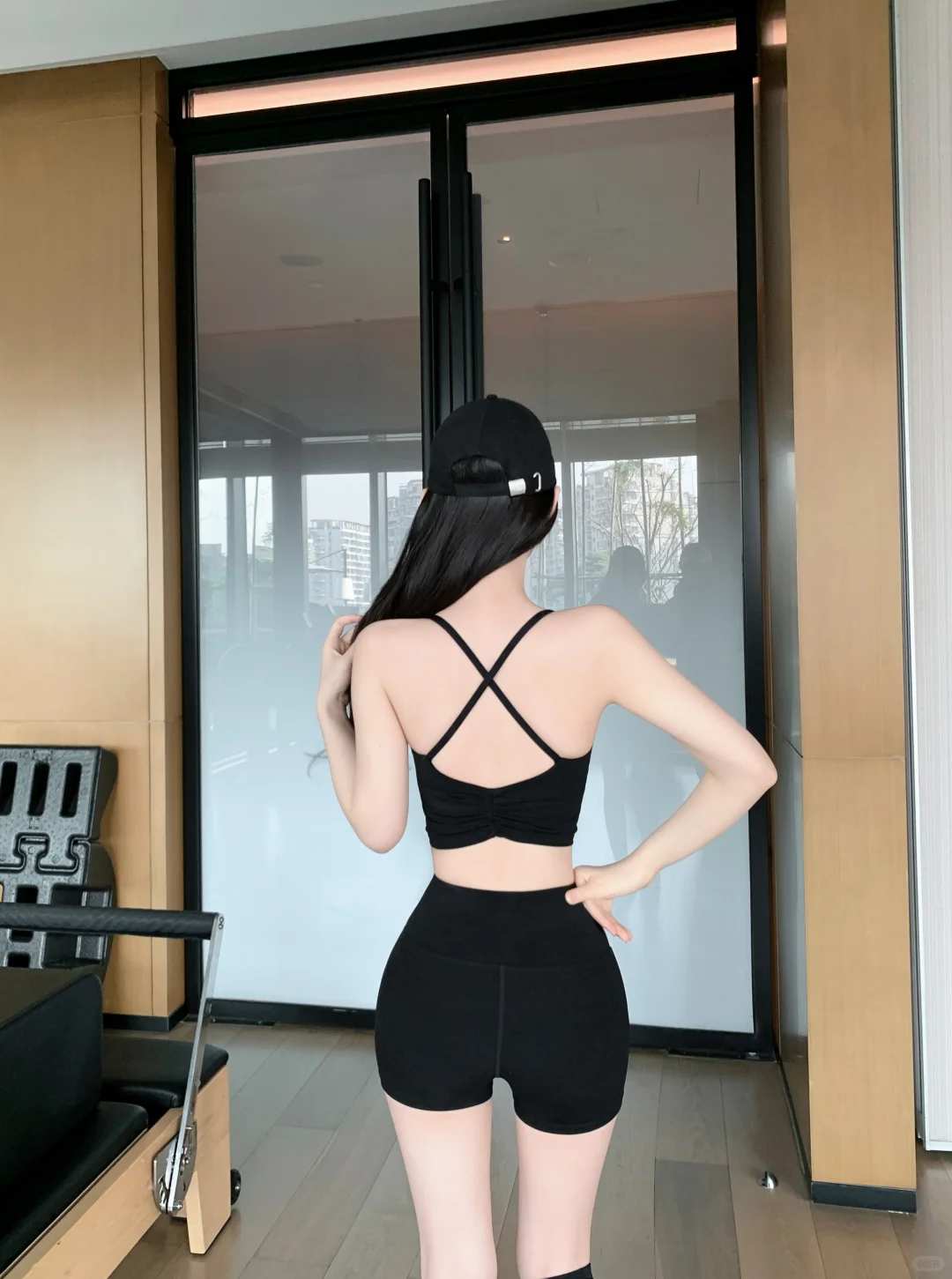 辣妹必备?超显身材的黑色瑜伽服套装✨