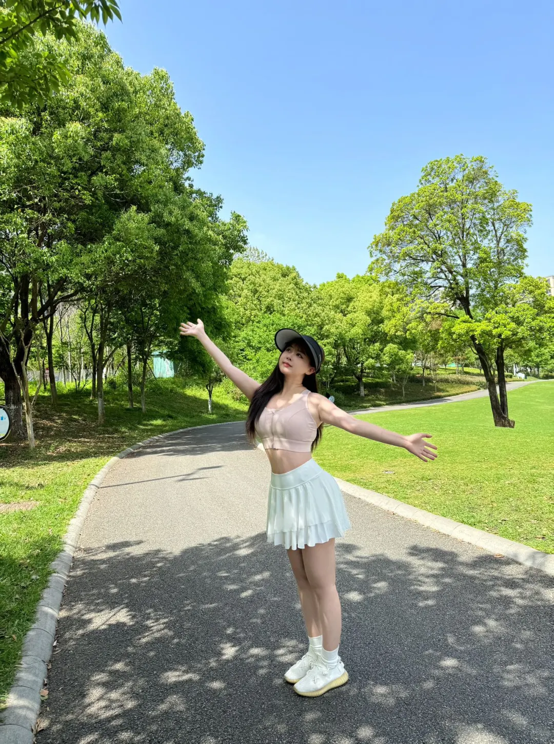 ?公园吸氧日｜挑战只穿瑜伽服出门