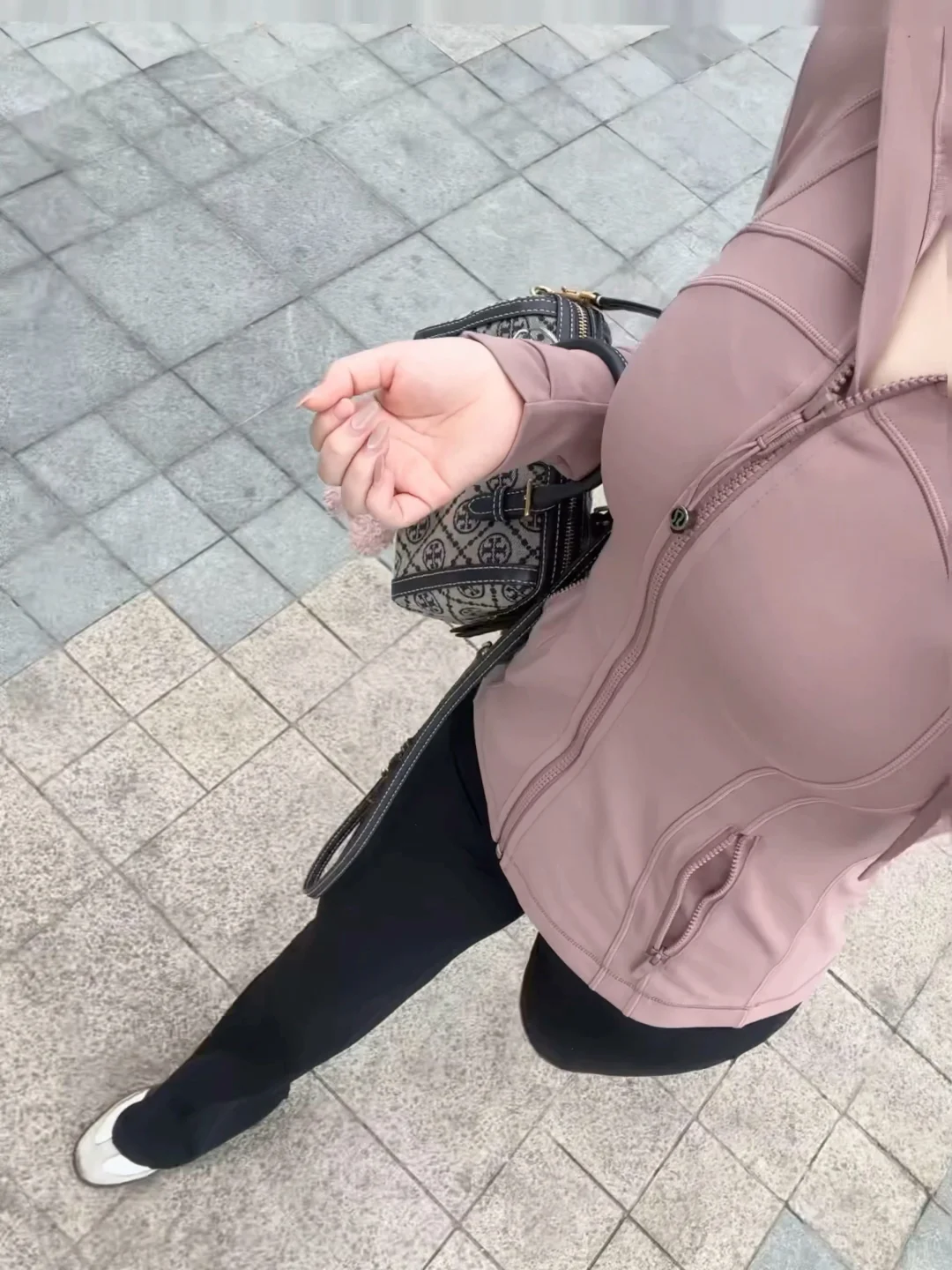 穿上define这世界又多了一位自信女人